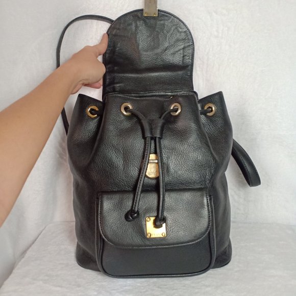 Vintage Style MCM Drawstring leather backpack - Picture 3 of 14